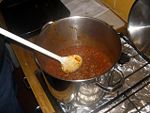 ...Spaghettisauce für die Lasagne zubereitet..