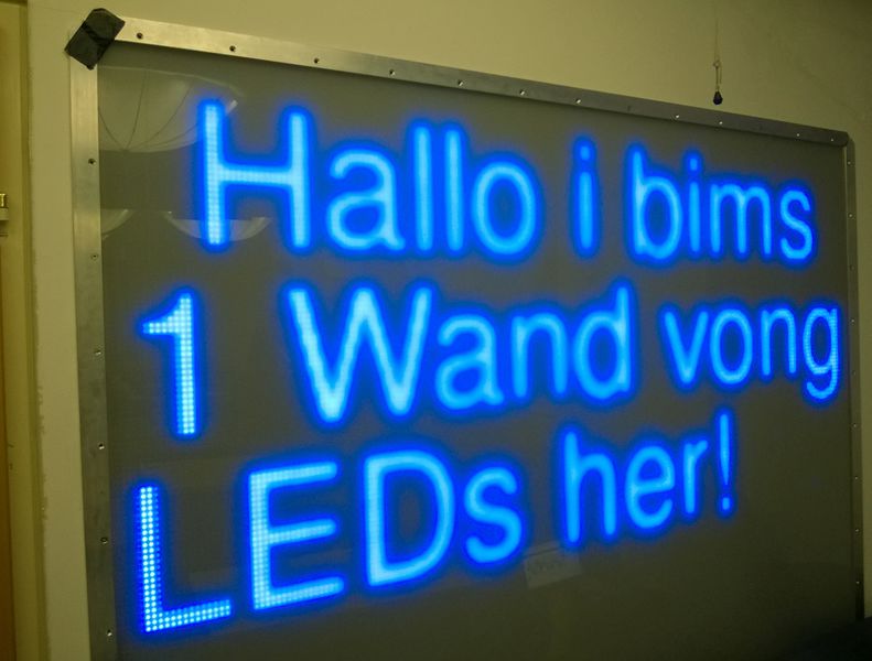 Datei:Hallo i bims 1 Wand.jpg