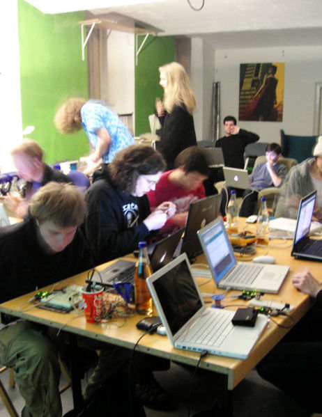Datei:Arduinoworkshop by c3o.jpg