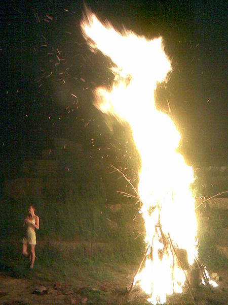 Datei:Stadtflucht3 pyromantik.jpeg