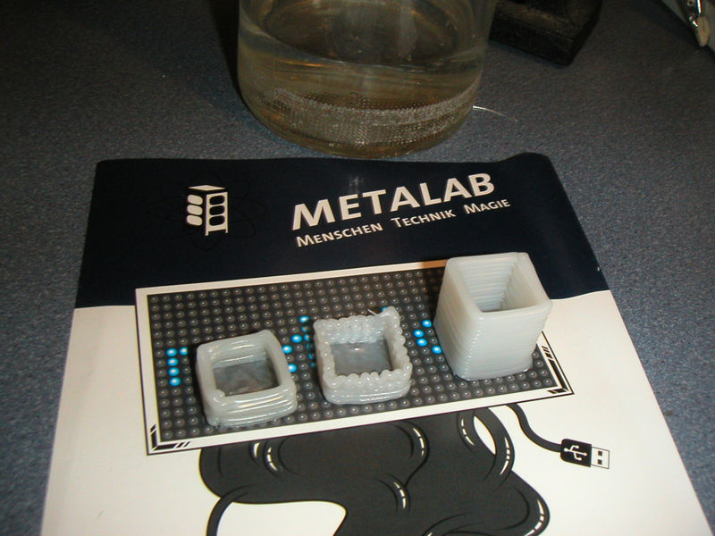 Datei:Metalab reprap firstparts.jpg
