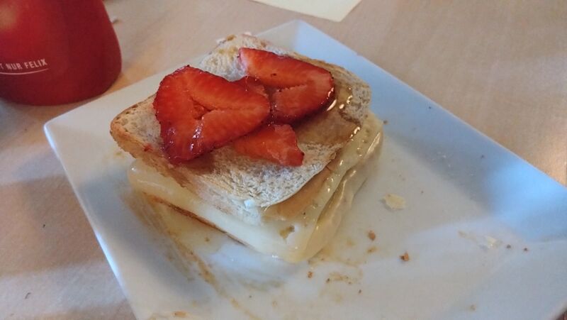 Datei:Toast Abend Erdbeeren Toast.jpg